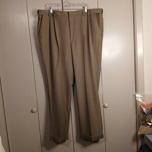 Van Heusen Men's Tan Pleated/Cuffed Dress Pants 44X32 (0656N2)